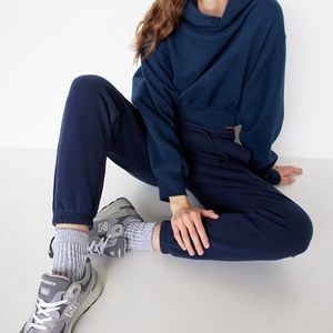 Aritzia Tna Cozy Fleece Boyfriend Sweatpants in ‘Total Eclipse’